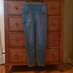 Rock & Republic Rx Slimming Fever Pull On Jeans